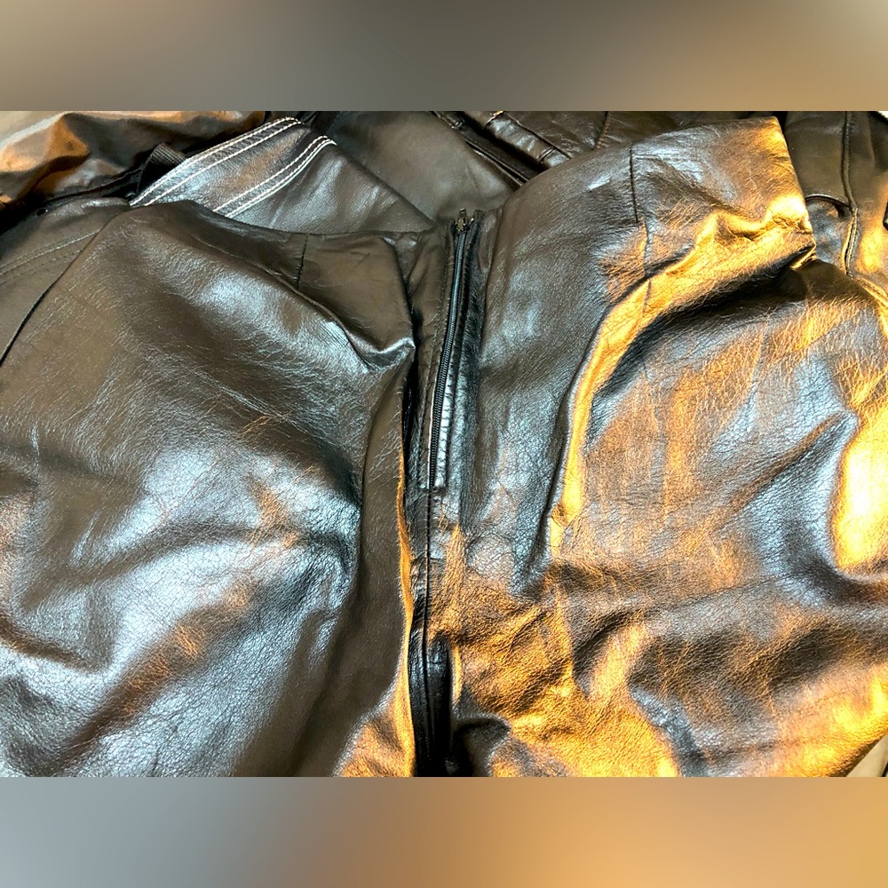 Gorgeous Danier leather pant !